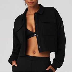 ALO Yoga Renown Crop Button Up Black